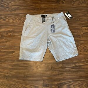 Brand New Travis Matthew Men’s Gray Lifestyle Performance shorts Size 32 Waist